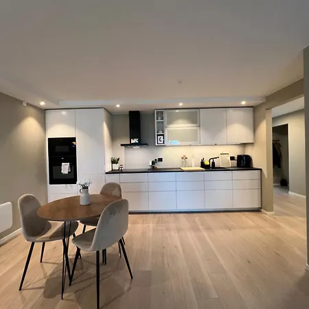 2 Bedroom - Within Walking Distance To Ons 2024 Apartment